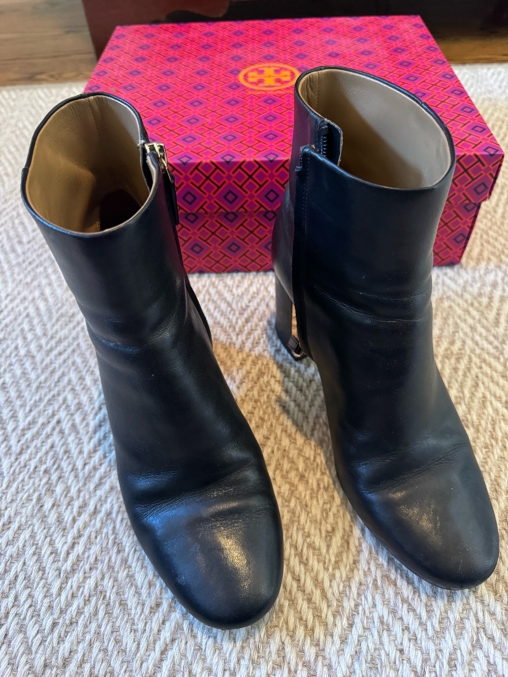 Tory Burch Black Leather Block Heel Ankle Boot Gigi | Size 10 - Picture 5 of 9